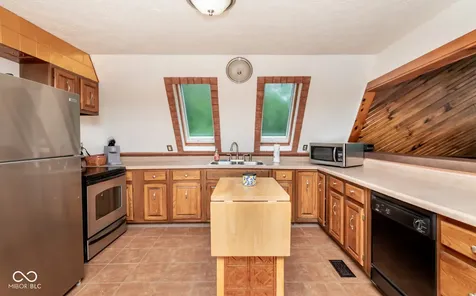 11128 E Sycamore Street Seymour IN 47274