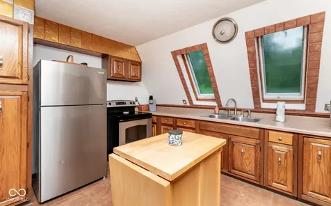 11128 E Sycamore Street Seymour IN 47274