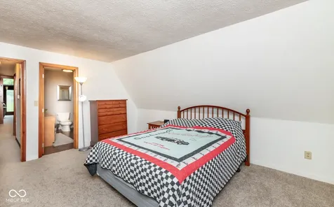 11128 E Sycamore Street Seymour IN 47274