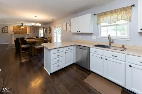 707 Wind Song Trail Mooresville IN 46158