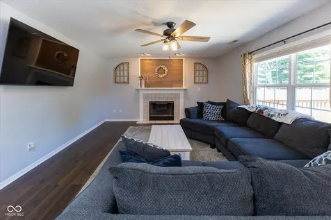 707 Wind Song Trail Mooresville IN 46158