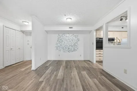 7601 Newport Bay Drive Indianapolis IN 46240