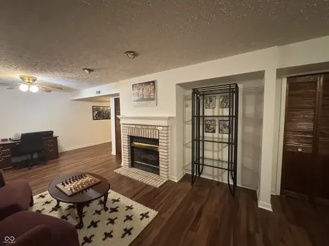 1616 Walpole Lane Indianapolis IN 46231