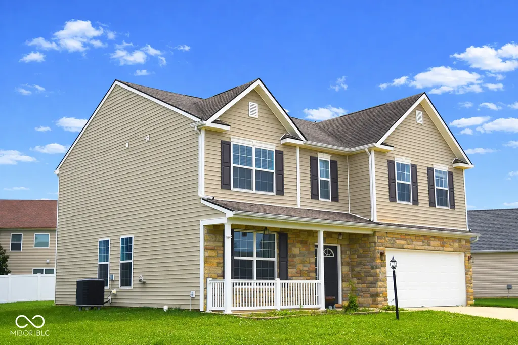 3325 Lake Stream Drive Columbus IN 47201