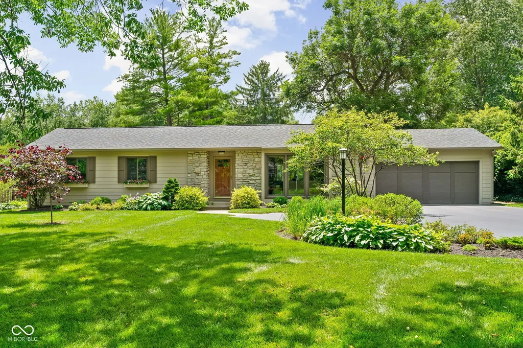 813 E 79th Street Indianapolis IN 46240