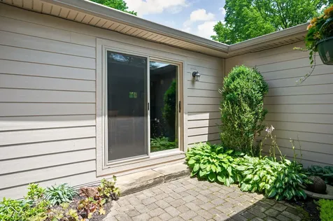 813 E 79th Street Indianapolis IN 46240