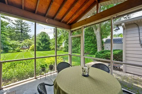 813 E 79th Street Indianapolis IN 46240