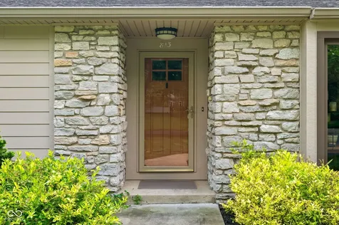 813 E 79th Street Indianapolis IN 46240