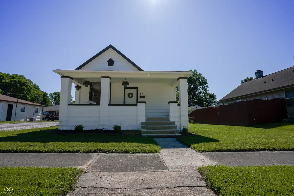 251 S Avon Avenue Plainfield IN 46168