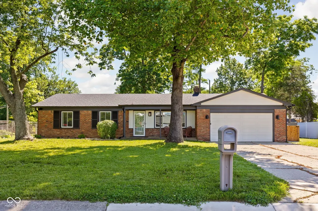 10605 Penn Drive Carmel IN 46280