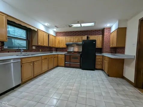2402 E 16th Street Indianapolis IN 46201