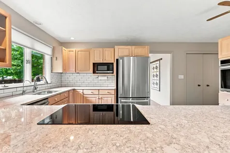 2365 Glenview Drive Columbus IN 47203