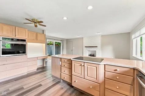 2365 Glenview Drive Columbus IN 47203