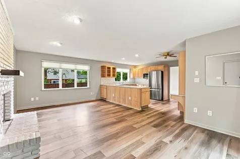 2365 Glenview Drive Columbus IN 47203