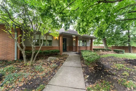 2365 Glenview Drive Columbus IN 47203
