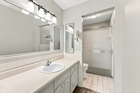 2365 Glenview Drive Columbus IN 47203