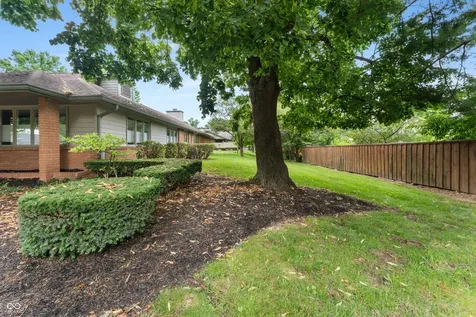 2365 Glenview Drive Columbus IN 47203
