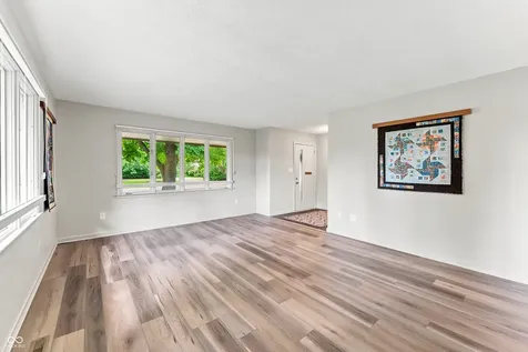 2365 Glenview Drive Columbus IN 47203