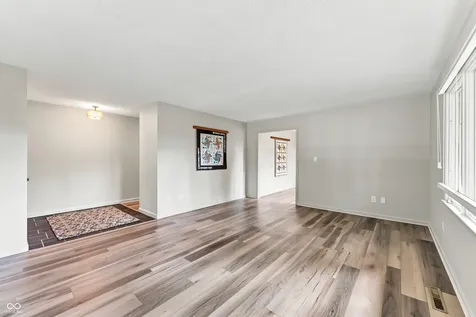 2365 Glenview Drive Columbus IN 47203
