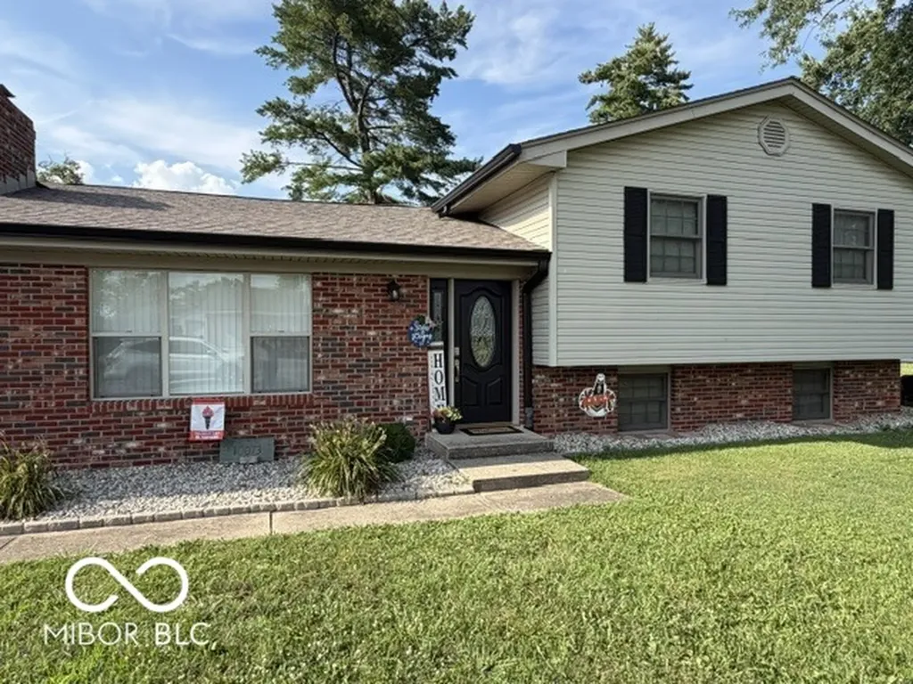 10073 N Hickory Lane Columbus IN 47203