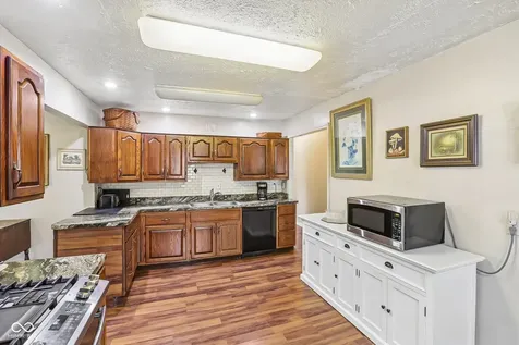 186 N 8th Avenue Beech Grove IN 46107