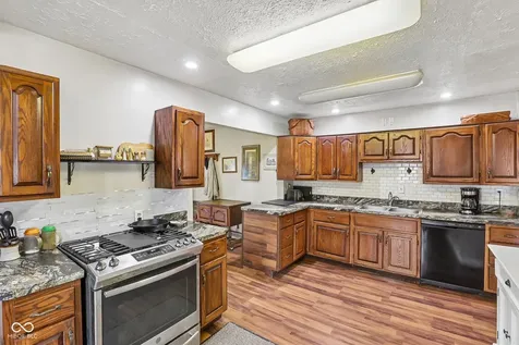 186 N 8th Avenue Beech Grove IN 46107