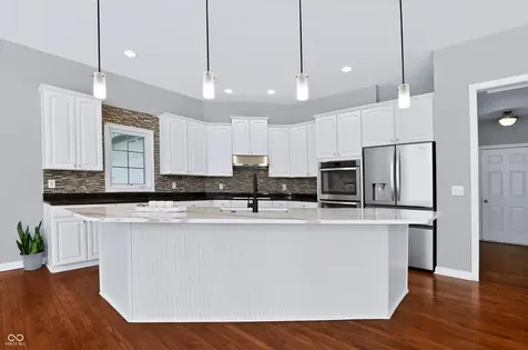 2569 Dawn Ridge Carmel IN 46074