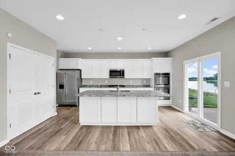 2241 Creek Bank Drive Columbus IN 47201
