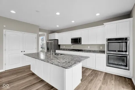 2241 Creek Bank Drive Columbus IN 47201