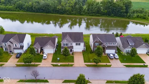 2241 Creek Bank Drive Columbus IN 47201