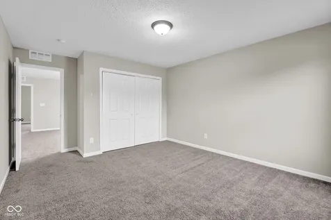 2241 Creek Bank Drive Columbus IN 47201