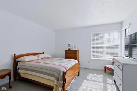 7725 Harbour Isle Indianapolis IN 46240