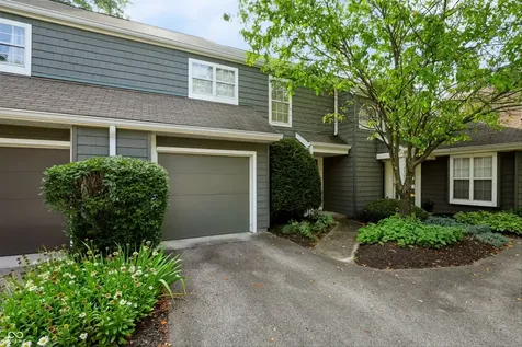 7725 Harbour Isle Indianapolis IN 46240