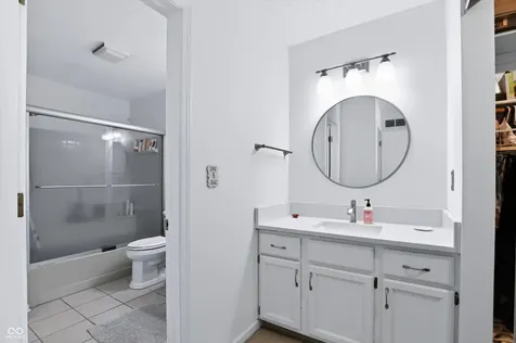 7725 Harbour Isle Indianapolis IN 46240