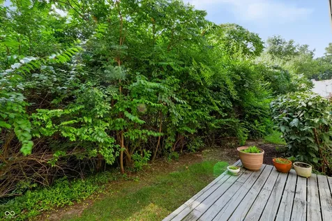 7725 Harbour Isle Indianapolis IN 46240