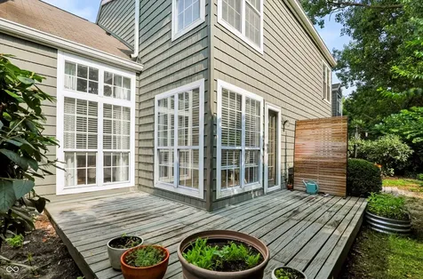 7725 Harbour Isle Indianapolis IN 46240