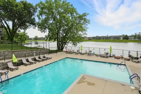 7725 Harbour Isle Indianapolis IN 46240