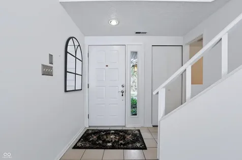 7725 Harbour Isle Indianapolis IN 46240