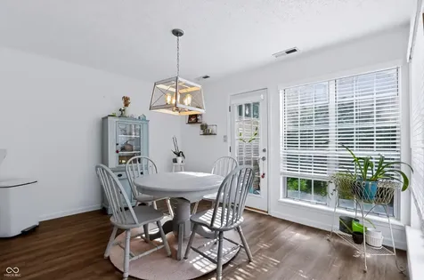 7725 Harbour Isle Indianapolis IN 46240