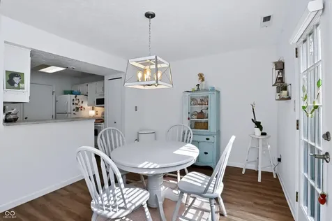 7725 Harbour Isle Indianapolis IN 46240