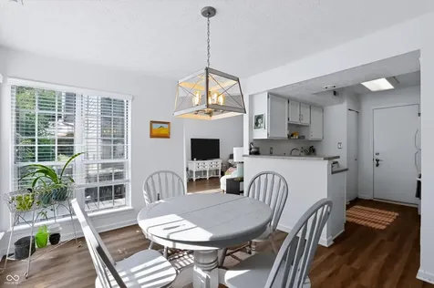 7725 Harbour Isle Indianapolis IN 46240