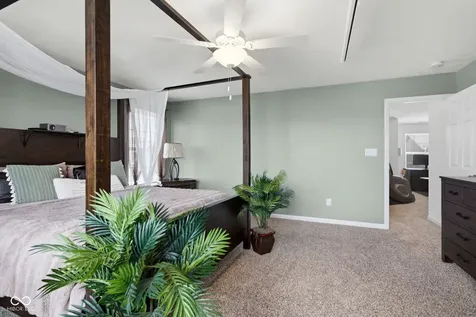 468 Tracewood Bend Greenfield IN 46140