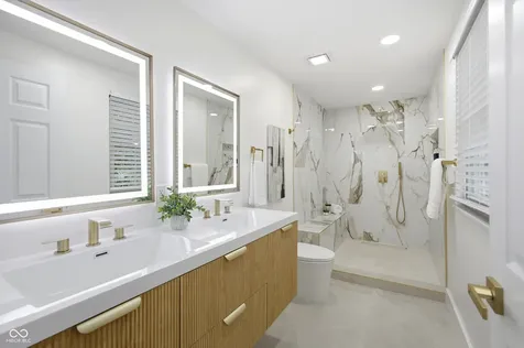 8006 Vineyard Drive Indianapolis IN 46260