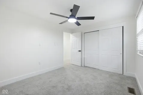 8006 Vineyard Drive Indianapolis IN 46260