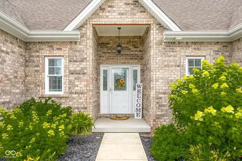 5775 Victory Drive Columbus IN 47203