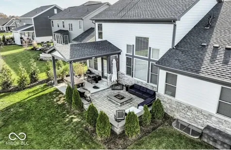 52 Henbury Court Westfield IN 46074