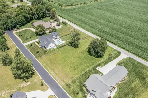 7179 N Lakeshore Drive Greenfield IN 46140