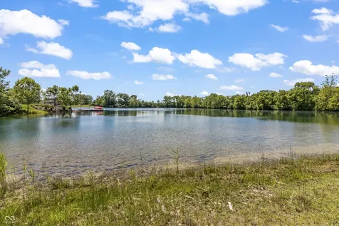 7179 N Lakeshore Drive Greenfield IN 46140