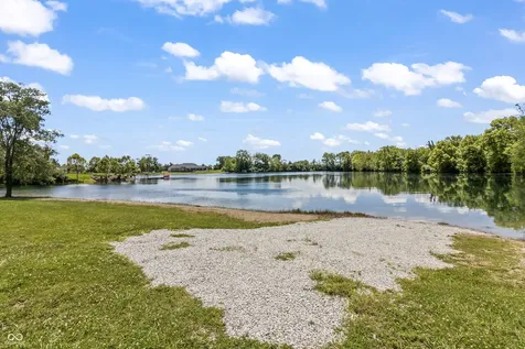 7179 N Lakeshore Drive Greenfield IN 46140