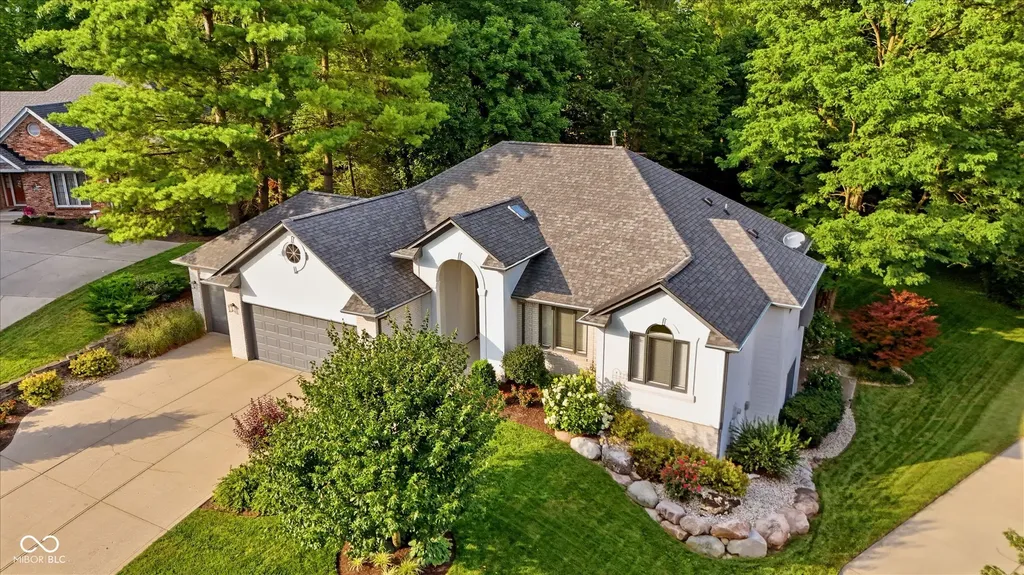 9443 Ridgecreek Court Indianapolis IN 46256